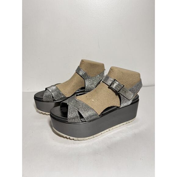 Stuart Weitzman EUC Silver Glitter Crosspath Flatform Platform Sandal Shoe 8.5 - Picture 4 of 8